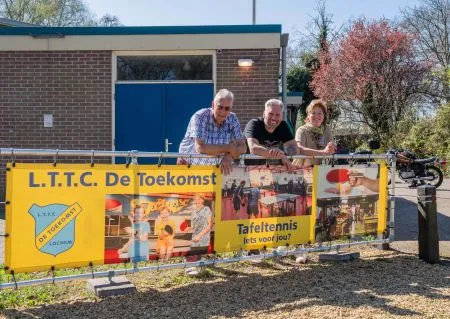 Heftige brand bij LTTC De Toekomst verwoest de sporthal